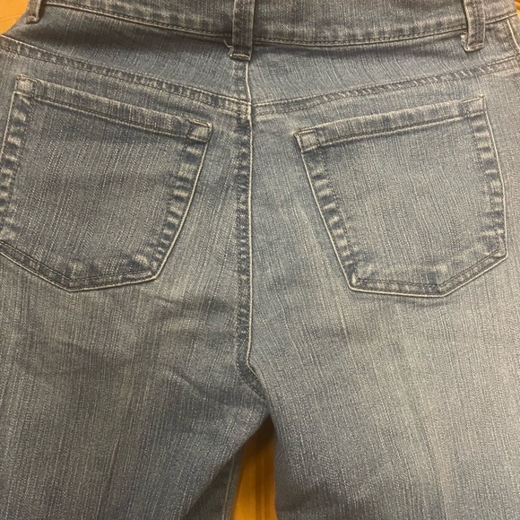 Gloria Vanderbilt jeans - Picture 2 of 5